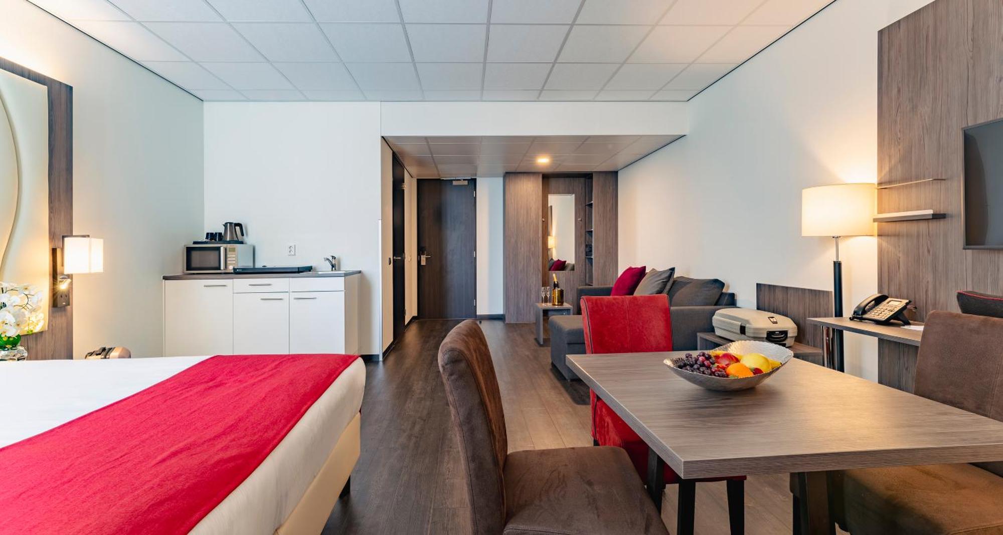 Plaza Premium Almere Exterior photo